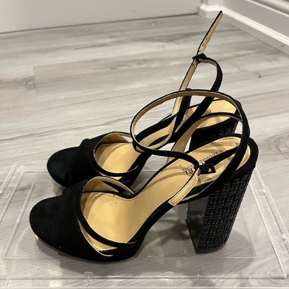Michael Kors Black Heels (Yoonie platform) - Picture 1 of 5